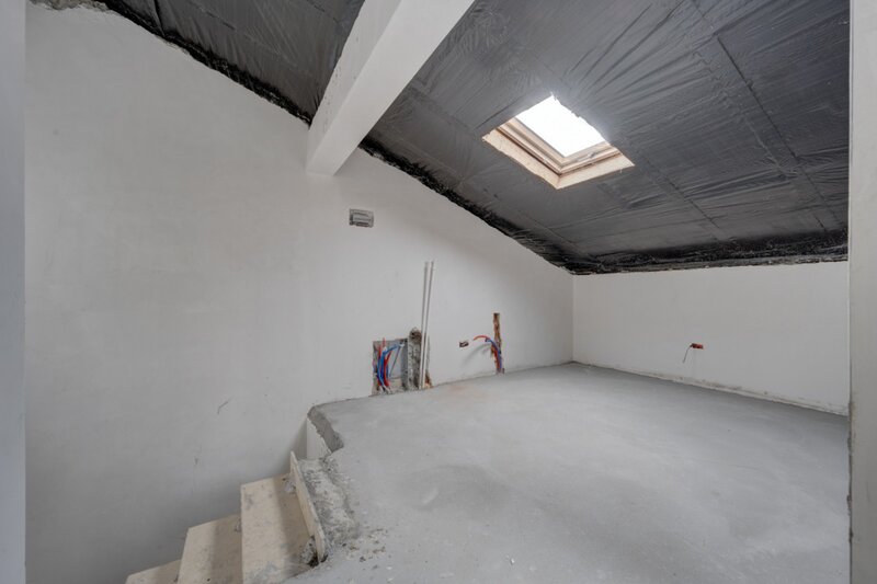 Pacii Se preda finisata - 4 bai - 3 dormitoare - curte - parcare -  metrou Pacii